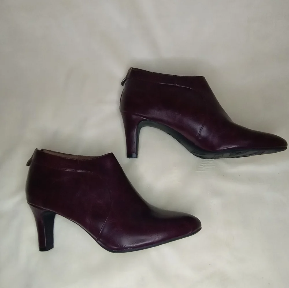 Life Stride Leather Burgundy Georgia Maroon Boho Moto Ankle Boot In Pinot Noir